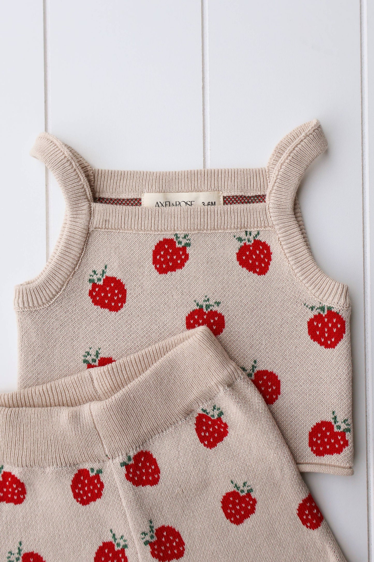 KNIT STRAWBERRY TWO PIECE SET